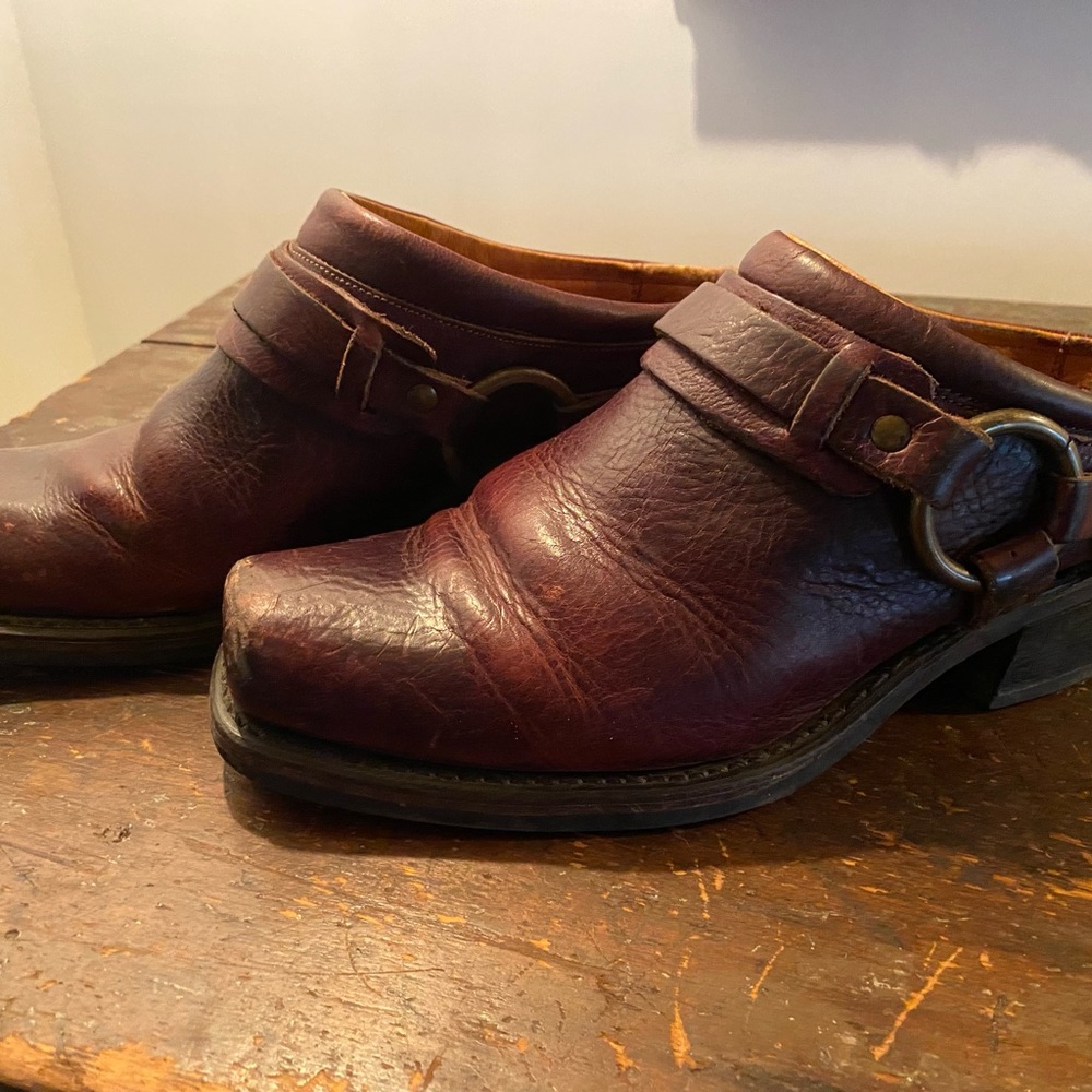 Frye clogs dark brown leather buckle 9.5